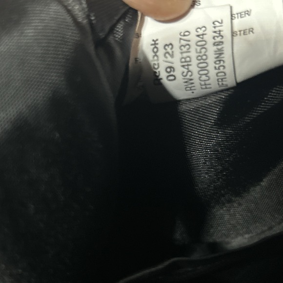 Reebok Puffer Backpack Sling Bag Black - Picture 10 of 10